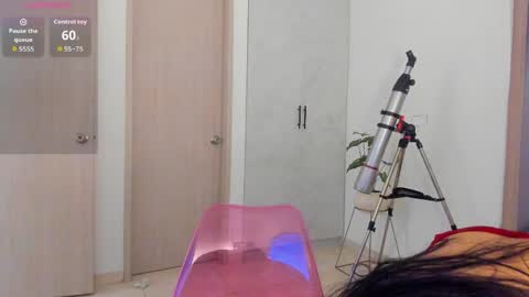 Snapshot of roxy_hell chatting on April 28, 12:43 pm Roxy hell online show from April 28, 12:43 pm