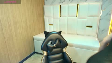 Roxy online show from March 23, 1:15 pm