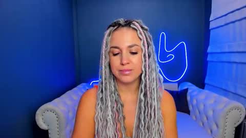 Roxy online show from October 25, 1:35 am