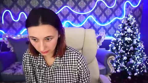 roxy_rayy online show from December 10, 2:50 pm