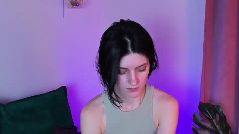 roxy_riot_ online show from January 31, 7:39 am