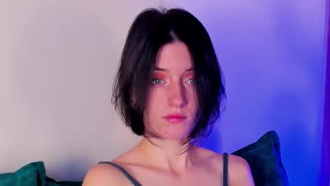 roxy_riot_ online show from February 13, 1:29 am