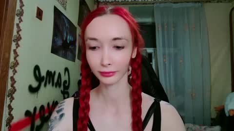 Snapshot of roxy_silver chatting on May 6, 7:52 pm Roxy online show from May 6, 7:52 pm