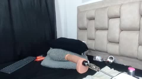 Snapshot of roxy_smith69 chatting on February 27, 2:21 am Roxy smith69 online show from February 27, 2:21 am