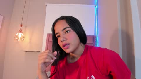 roxy_stone1 online show from March 15, 12:22 pm