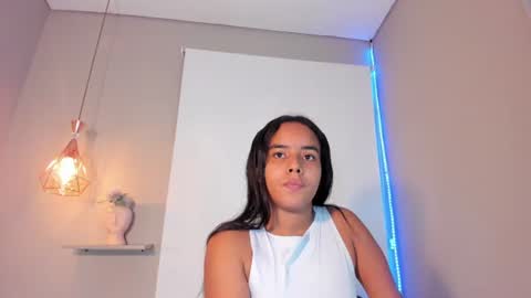 roxy_stone1 online show from June 29, 7:25 pm