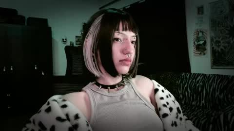 Roxy Independient model Help me to reach 50 thumbs up online show from May 15, 10:50 pm