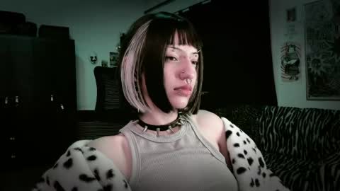 Roxy Independient model Help me to reach 50 thumbs up online show from May 15, 11:56 pm
