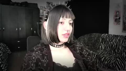 Snapshot of roxy_toxic chatting on July 1, 12:34 am Roxy Independient model Help me to reach 50 thumbs up online show from July 1, 12:34 am