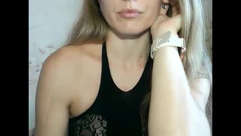 roxyfox18x01 online show from October 20, 6:58 am