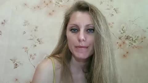 roxyfox18x01 online show from April 11, 1:48 pm