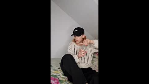 Roxy Seidel online show from April 12, 7:41 pm