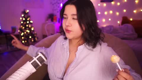 roxysuh online show from December 12, 7:41 am