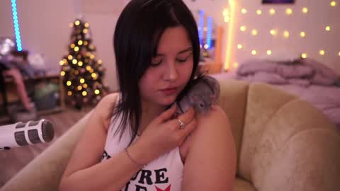 roxysuh online show from January 28, 3:15 am