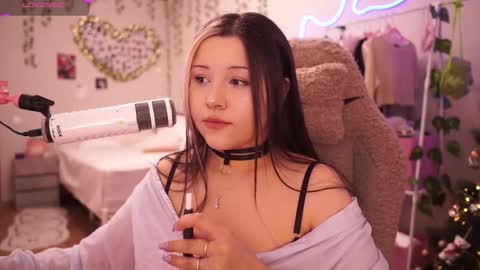 roxysuh online show from February 9, 6:28 am