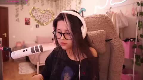 roxysuh online show from June 29, 7:36 am