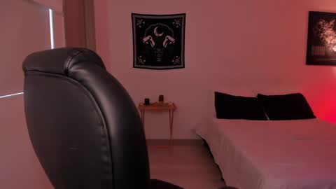 val online show from December 19, 8:13 pm