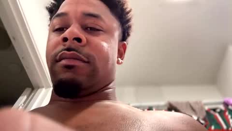 Snapshot of royal_sf chatting on February 18, 6:15 pm Royal SF online show from February 18, 6:15 pm