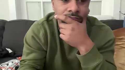 Snapshot of royal_sf chatting on March 4, 7:43 pm Royal SF online show from March 4, 7:43 pm