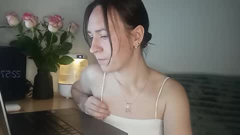 Snapshot of royalnectar chatting on June 8, 5:57 pm royalnectar online show from June 8, 5:57 pm