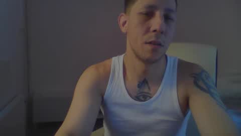 royalpapi12 online show from March 31, 8:04 am
