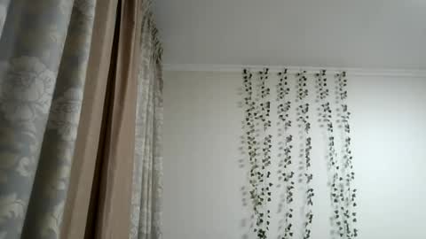 Snapshot of roza05x chatting on August 4, 5:37 pm Roza05x online show from August 4, 5:37 pm