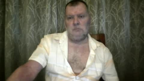 Snapshot of rsl1963 chatting on June 16, 6:05 am rsl1963 online show from June 16, 6:05 am