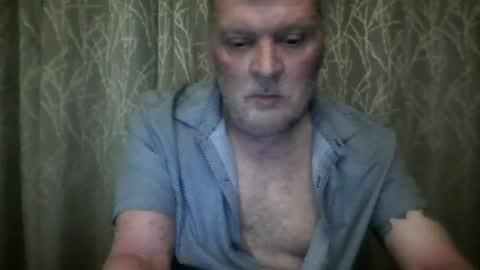Snapshot of rsl1963 chatting on June 30, 5:41 am rsl1963 online show from June 30, 5:41 am