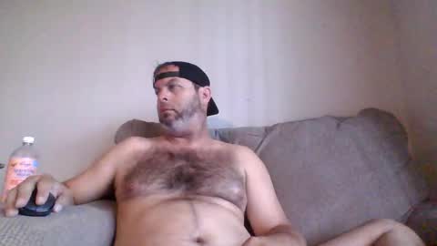 Snapshot of rubbingoneout714 chatting on May 1, 4:33 pm rubbingoneout714 online show from May 1, 4:33 pm
