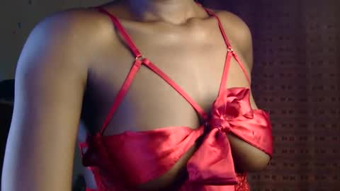 Snapshot of rubbyrosee chatting on April 4, 9:18 am Rosee online show from April 4, 9:18 am
