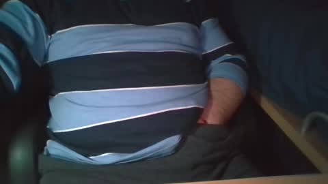 Snapshot of ruben90mr chatting on December 15, 2:08 am ruben90mr online show from December 15, 2:08 am