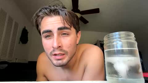 Snapshot of rubenzaragosa09 chatting on April 16, 10:45 pm rubenzaragosa09 online show from April 16, 10:45 pm