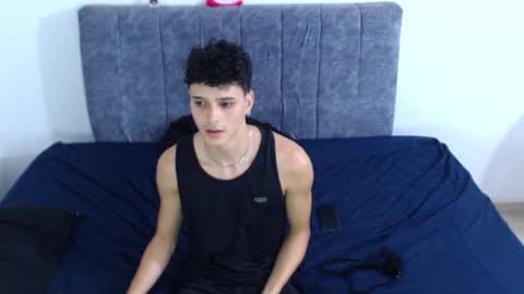 Snapshot of ruby__redd chatting on May 29, 11:25 pm Ruby and Vanie online show from May 29, 11:25 pm