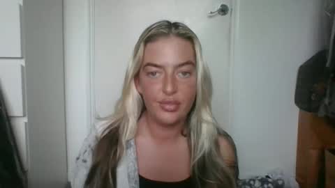 Snapshot of rubyredxxxoxxx chatting on December 31, 3:20 pm rubyredxxxoxxx online show from December 31, 3:20 pm