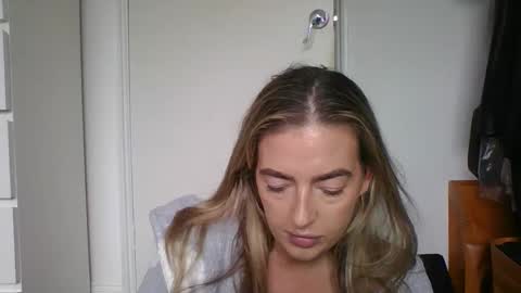 Snapshot of rubyredxxxoxxx chatting on November 5, 1:00 pm rubyredxxxoxxx online show from November 5, 1:00 pm