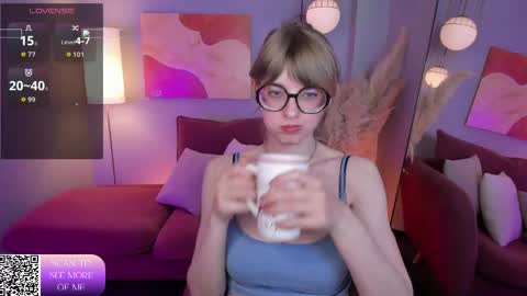 Snapshot of rubytwinkle chatting on May 25, 8:59 pm Ruby online show from May 25, 8:59 pm