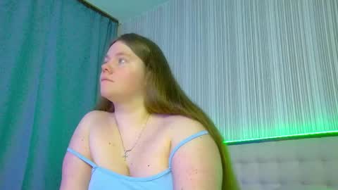 Snapshot of rubyvalen chatting on May 19, 1:11 am Ruby online show from May 19, 1:11 am