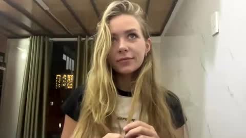 Snapshot of rudygartenmayer chatting on June 23, 12:14 pm KaY online show from June 23, 12:14 pm