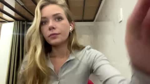 Snapshot of rudygartenmayer chatting on June 24, 12:04 pm KaY online show from June 24, 12:04 pm