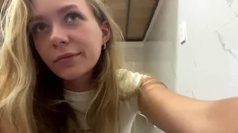 Snapshot of rudygartenmayer chatting on July 2, 11:27 am KaY online show from July 2, 11:27 am