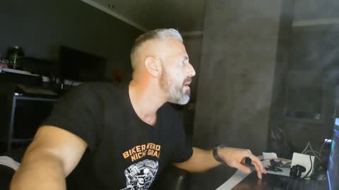 Snapshot of ruffi77 chatting on December 31, 6:13 pm Chico que rico Caliente online show from December 31, 6:13 pm