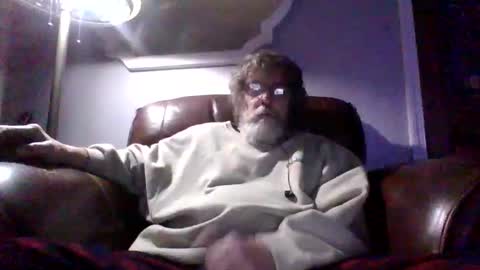 Snapshot of runningaround60 chatting on October 24, 2:08 am runningaround60 online show from October 24, 2:08 am