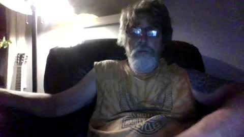 Snapshot of runningaround60 chatting on June 18, 2:23 am runningaround60 online show from June 18, 2:23 am