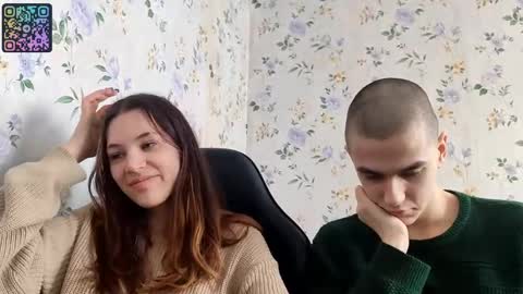 Snapshot of rusmedium chatting on April 22, 8:06 am Lisa and Vlad online show from April 22, 8:06 am