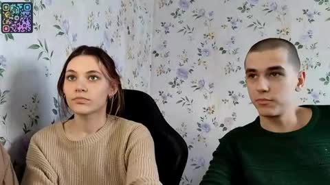 Snapshot of rusmedium chatting on April 23, 12:29 pm Lisa and Vlad online show from April 23, 12:29 pm