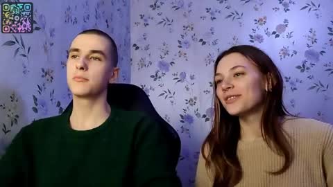 Snapshot of rusmedium chatting on April 24, 8:22 pm Lisa and Vlad online show from April 24, 8:22 pm