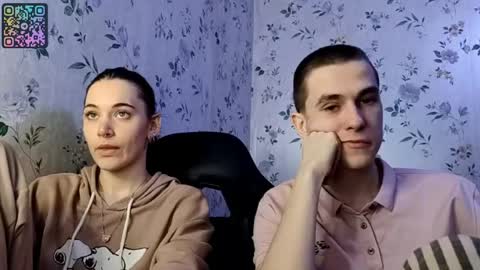 Snapshot of rusmedium chatting on May 7, 6:46 pm Lisa and Vlad online show from May 7, 6:46 pm