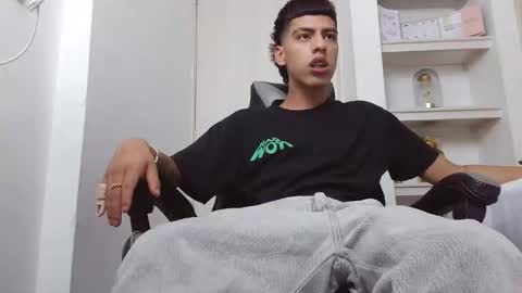  R U S S E L L  online show from February 7, 10:35 pm