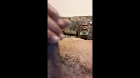 Snapshot of russelldrhyne chatting on May 5, 5:15 am russelldrhyne online show from May 5, 5:15 am