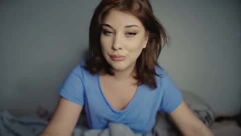 Snapshot of russypussy141 chatting on March 4, 1:55 am Alex online show from March 4, 1:55 am